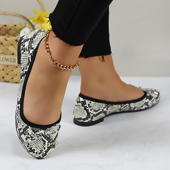 Women's Cushioned Insole Classic Bow Tie Ballerina Flat - Picture 5 of 10